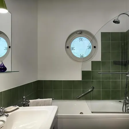 M Διαμέρισμα *